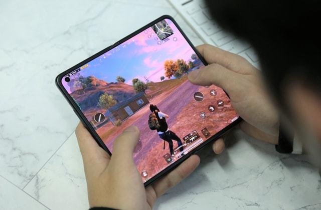 和平精英外挂【啊零直装V1.0】人物绘制透视 掩体子弹追踪 预判自瞄扫车  内透人物上色 全部枪械美化